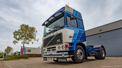 20251019-Tom-Holding-00247